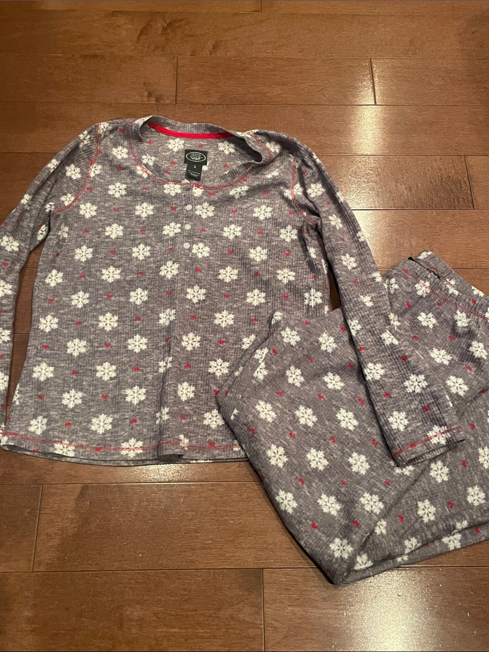 5/$25 Laura Ashley Gray Snowflake Pajama Set